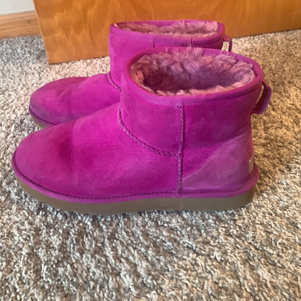 Uggs - Picture 2 of 14